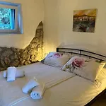 Villa Jelly By Guide