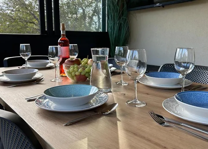 Jelly By Guide Villa *