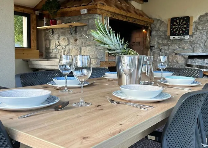 Villa Jelly By Guide