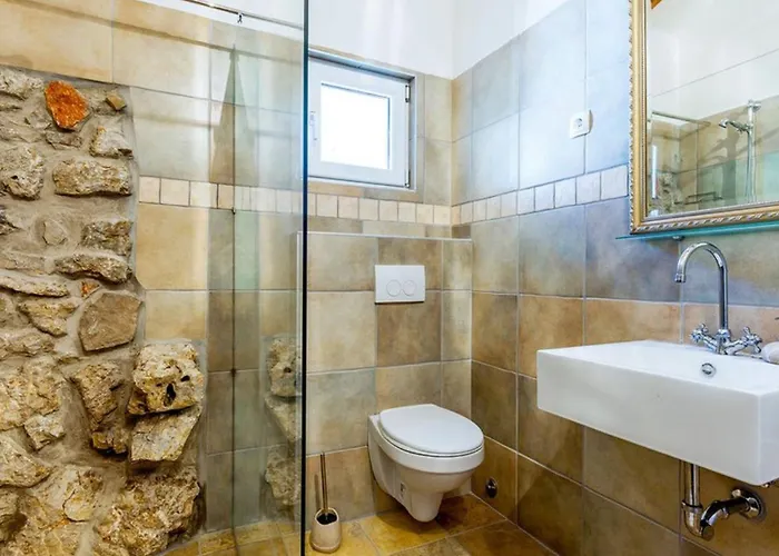 Villa Jelly By Guide