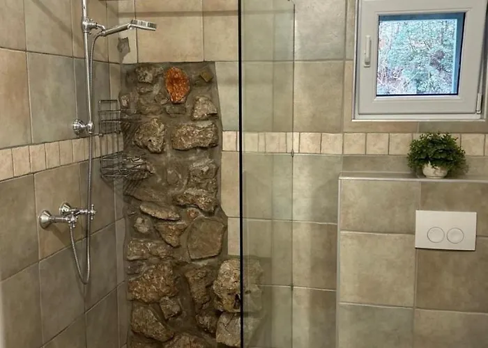 Villa Jelly By Guide *