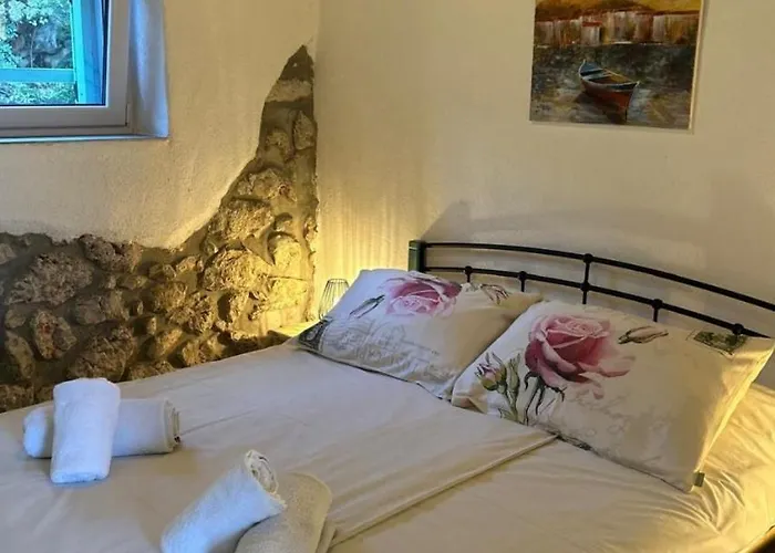 Villa Jelly By Guide